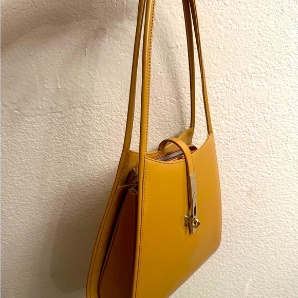 Elegant Tan Handbag - Picture 2 of 8